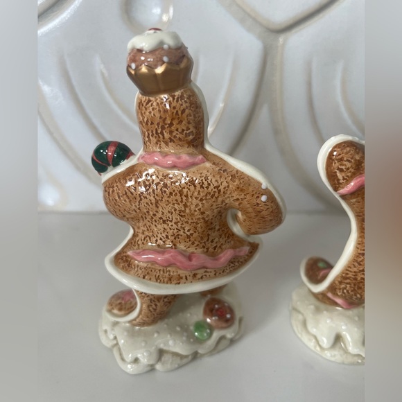 Fitz and Floyd Gingerbread Salt & Pepper Set- Brown and Cream with Pink Accents - Picture 6 of 10